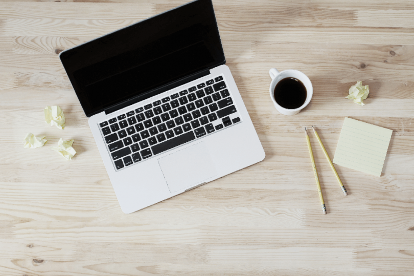 Probleme Formatierung: Laptop und Kaffee